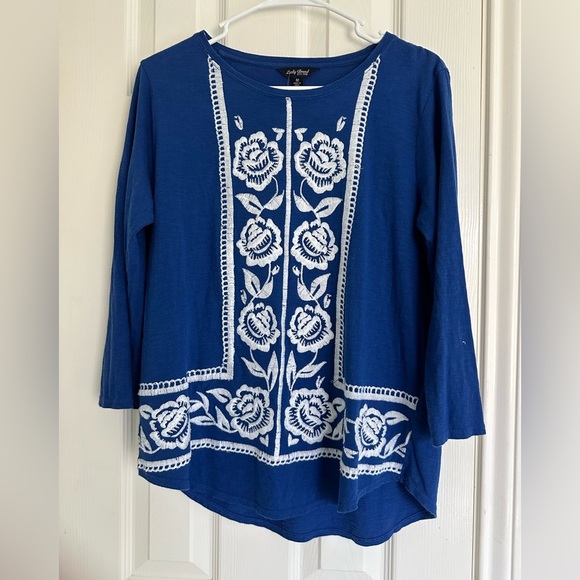 Lucky Brand Women’s Royal Blue & White Embroidered 3/4 Sleeve Shirt Plus Size M - Picture 1 of 5